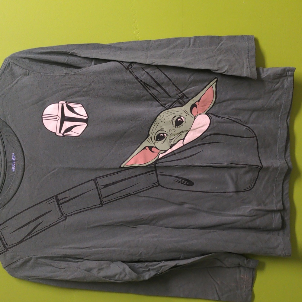Mandelorian long sleeve tee
